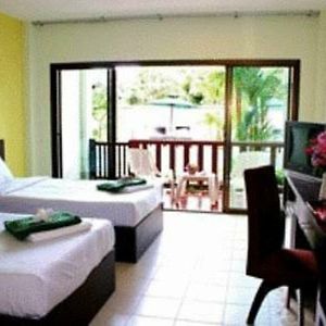 Deluxe Poolside Double or Twin Room